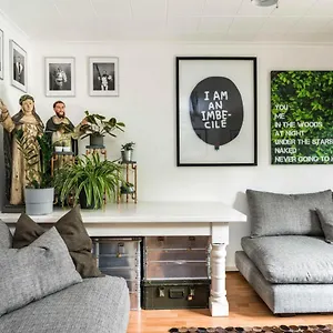 https://super-1-bed-flat-hoxton-zone-1.cambridgehotelsuk.com
